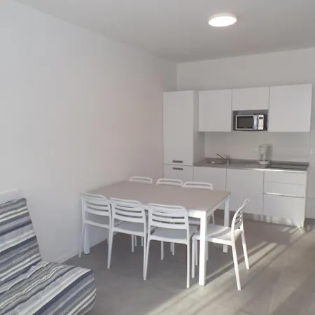 Cozy Flat For Five Guests In An Enclosed Apartment *
