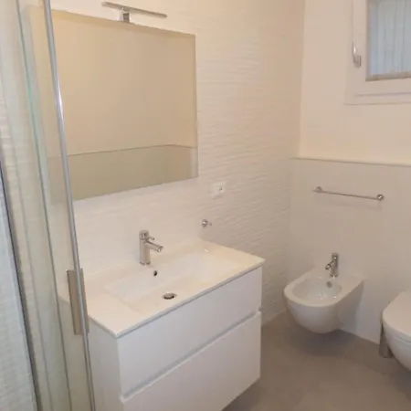 Cozy Flat For Five Guests In An Enclosed Apartment *
