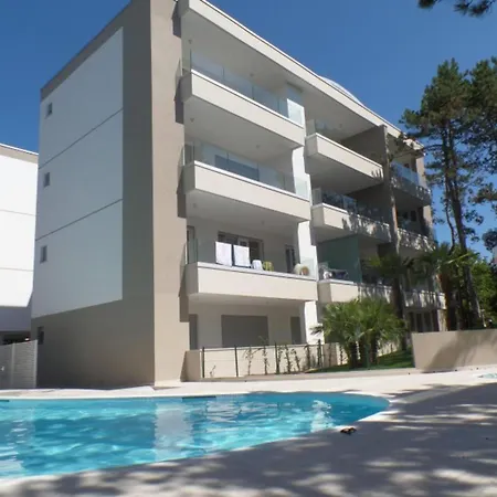Apartment Cozy Flat For Five Guests In An Enclosed Bibione