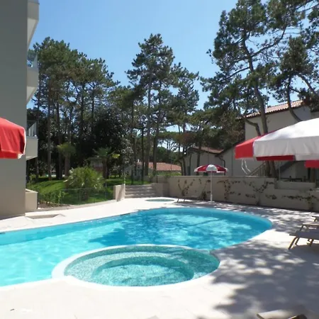 Cozy Flat For Five Guests In An Enclosed * Bibione